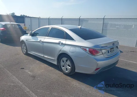 2011 Hyundai Sonata Hybrid z USA, uszkodzony, nr VIN KMHEC4A40BA017069